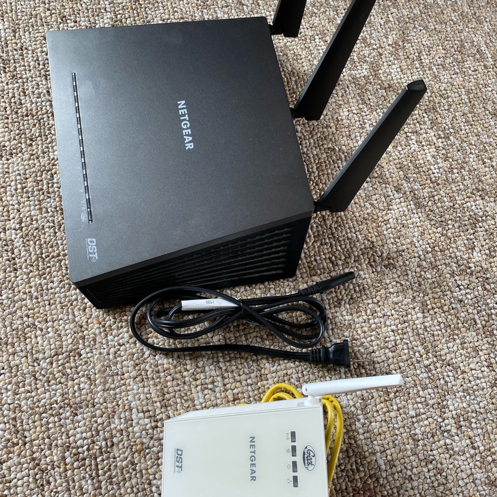 NETGEAR Nighthawk DST - AC1900 DST Router (Model R7300DST) & DST Adapter - Picture 6 of 10